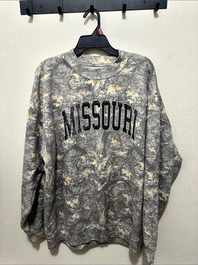 State of Mine Camo Letters State Sweatshirt - Missouri Camo Sweatshirt Men's XL